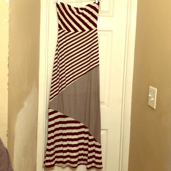 Charlotte Russe Women’s Block Maxi Dress - Picture 1 of 3